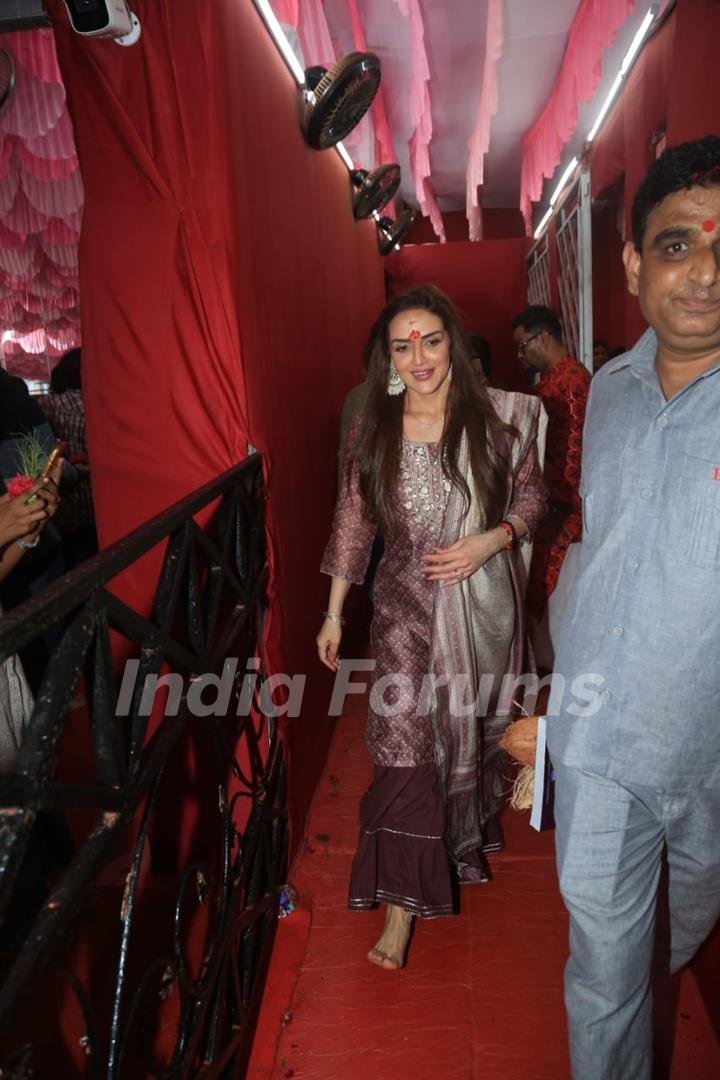 Esha Deol snapped at Lalbhag cha Raja