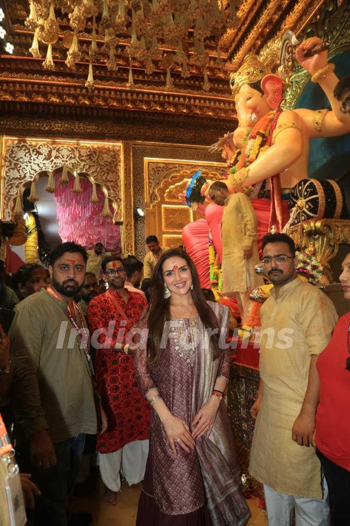 Esha Deol snapped at Lalbhag cha Raja