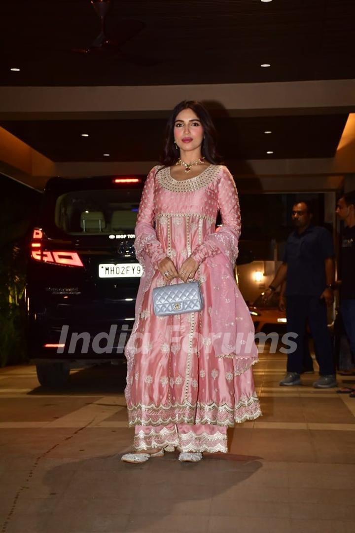 Bhumi Pednekar snapped at Kartik Aaryan's Ganapati pandal