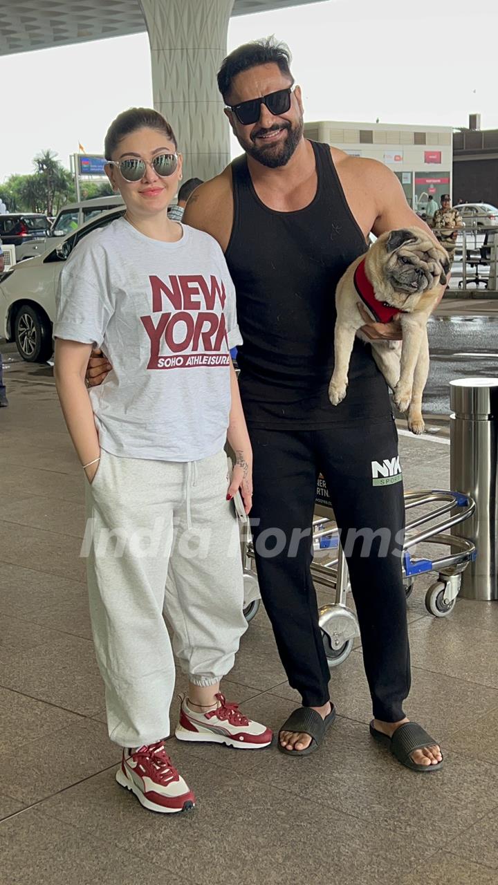 Shefali Jariwala snapped at the airport