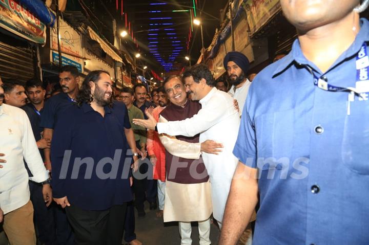 Mukesh Ambani and Anant Ambani snapped at Lalbaugcha Raja