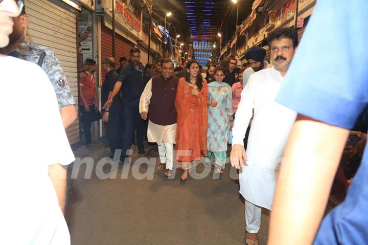 Mukesh Ambani, Radhika Merchant and Shloka Mehta snapped at Lalbaugcha Raja