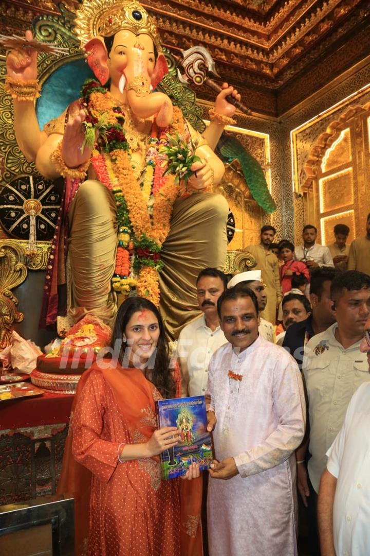 Shloka Mehta snapped at Lalbaugcha Raja