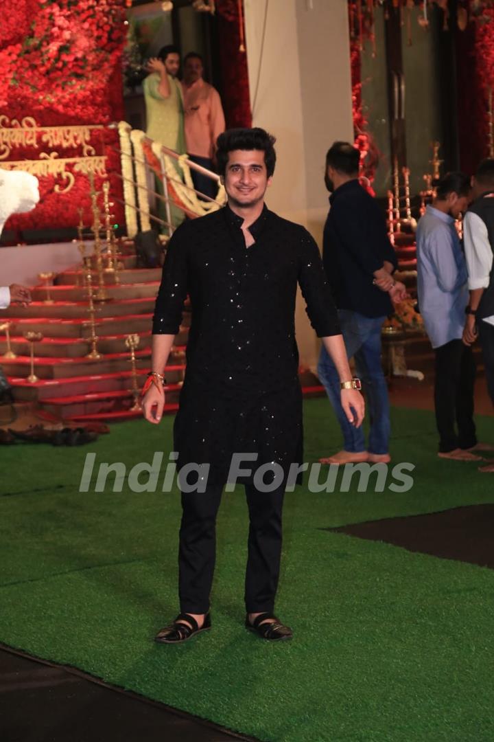 Bhavin Bhanushali snapped at CM’s residence for Ganpati Darshan