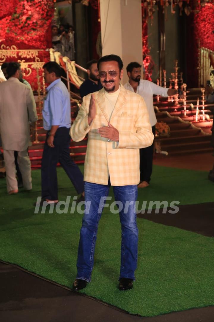 Gulshan Grover snapped at CM’s residence for Ganpati Darshan