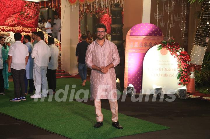 Sharad Kelkar snapped at CM’s residence for Ganpati Darshan