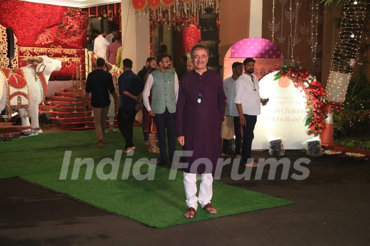 Rajkumar Hirani snapped at CM’s residence for Ganpati Darshan