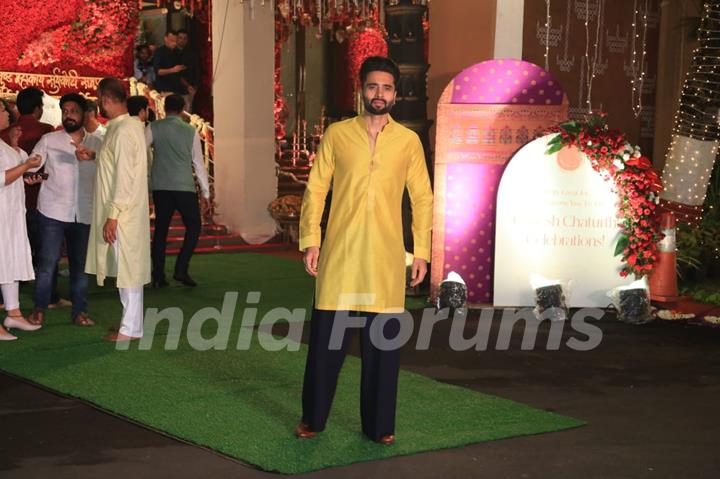 Jackky Bhagnani snapped at CM’s residence for Ganpati Darshan