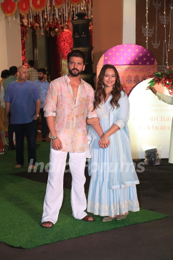 Sonakshi Sinha and Zaheer Iqbal snapped at CM’s residence for Ganpati Darshan