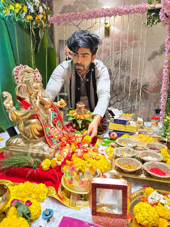 Akash Chaudhary looks super stylish during Ganesh Chaturthi Celebrations