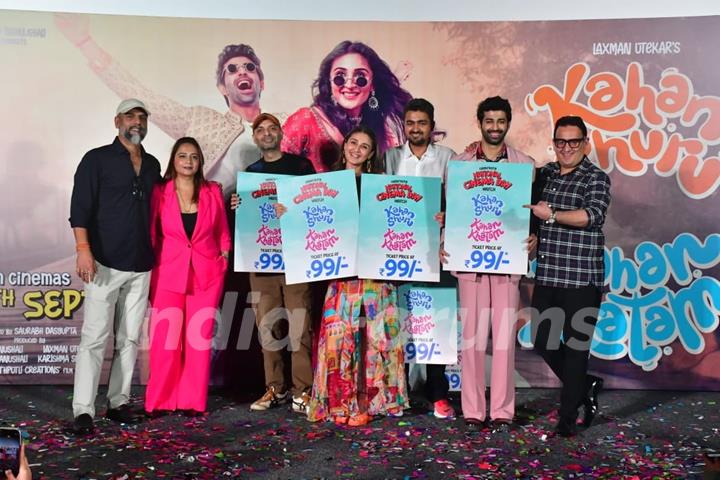 Aashim Gulati, Dhvani Bhanushali and Vinod Bhanushali  snapped at the special live musical performances of their upcoming film 'Kahan Shuru Kahan Khatam'