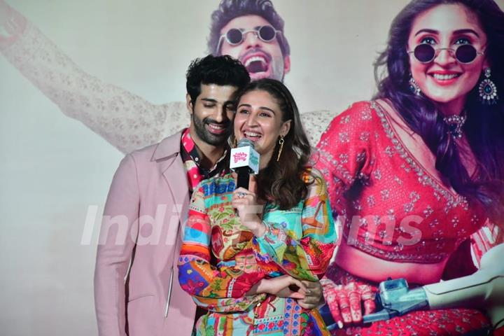 Aashim Gulati and Dhvani Bhanushali snapped at the special live musical performances of their upcoming film 'Kahan Shuru Kahan Khatam'