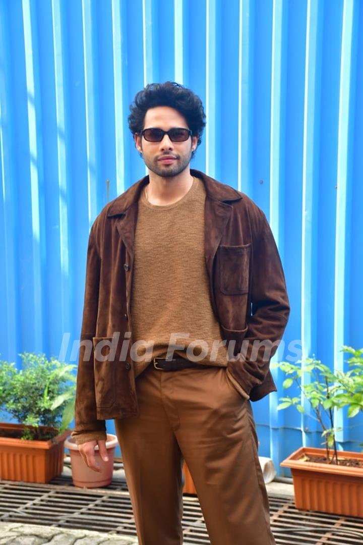 Siddhant Chaturvedi snapped promoting their upcoming film Yudhra on the sets of India’s Best Dancer