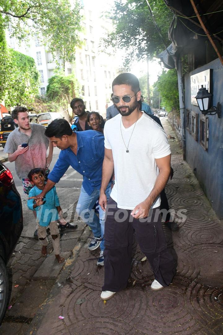 Shahid Kapoor snapped in the city