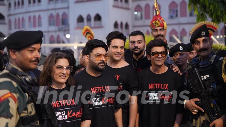 Archana Puran Singh, Sunil Grover, Kapil Sharma, Krushna Abhishek and Rajiv Thakur snapped at Attari-Wagah Border to promote their upcoming show ' The Great Indian Kapil Show '