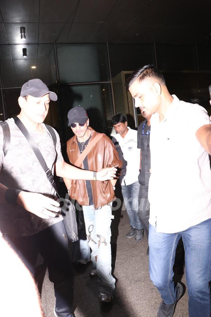 Shah Rukh Khan snapped at the airport