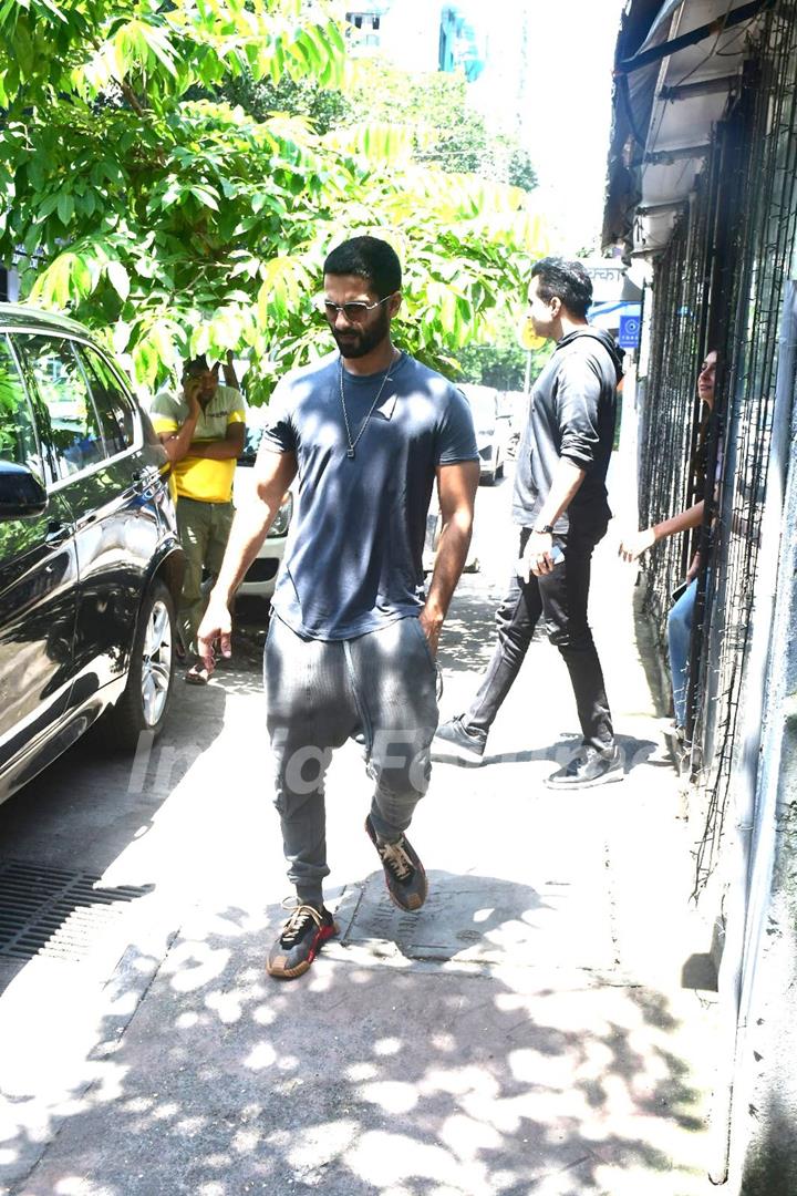 Shahid Kapoor snapped in the city