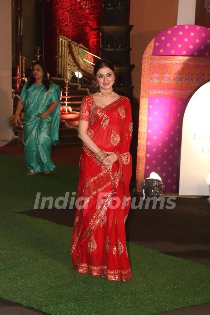 Divya Khossla Rocks the Red Saree Look