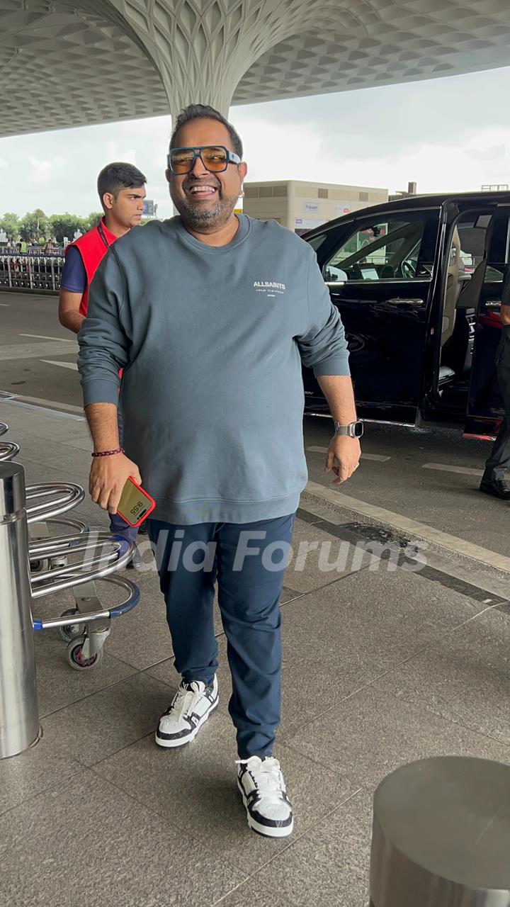 Shankar Mahadevan snapped at the airport