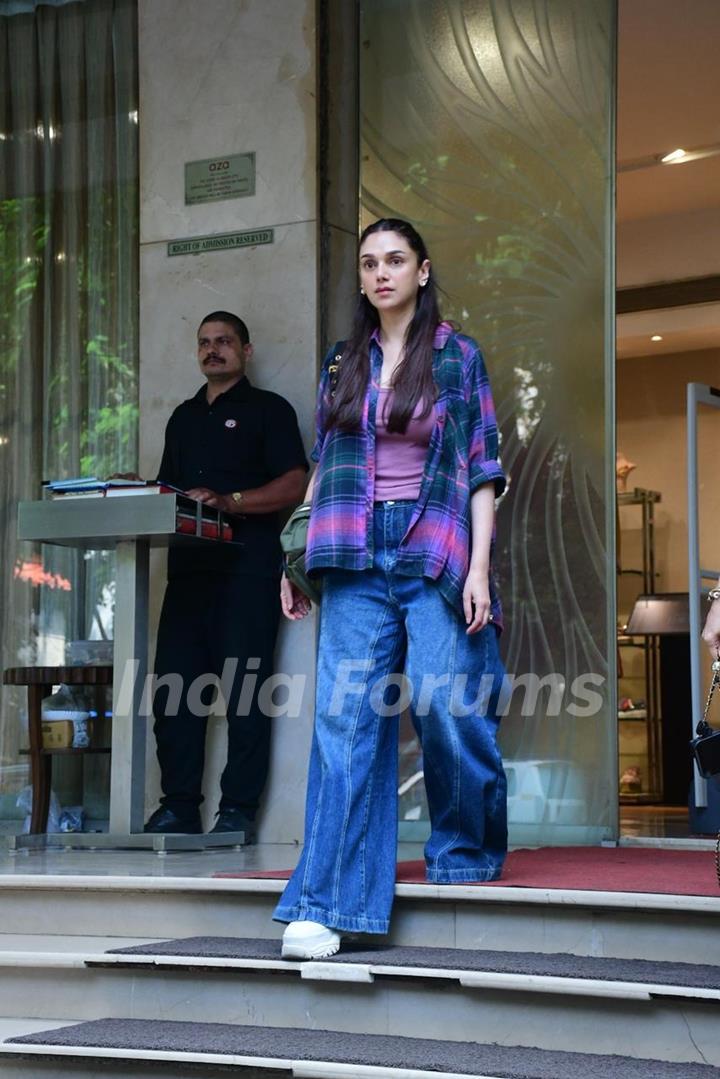 Aditi Rao Hydari snapped in Bandra 