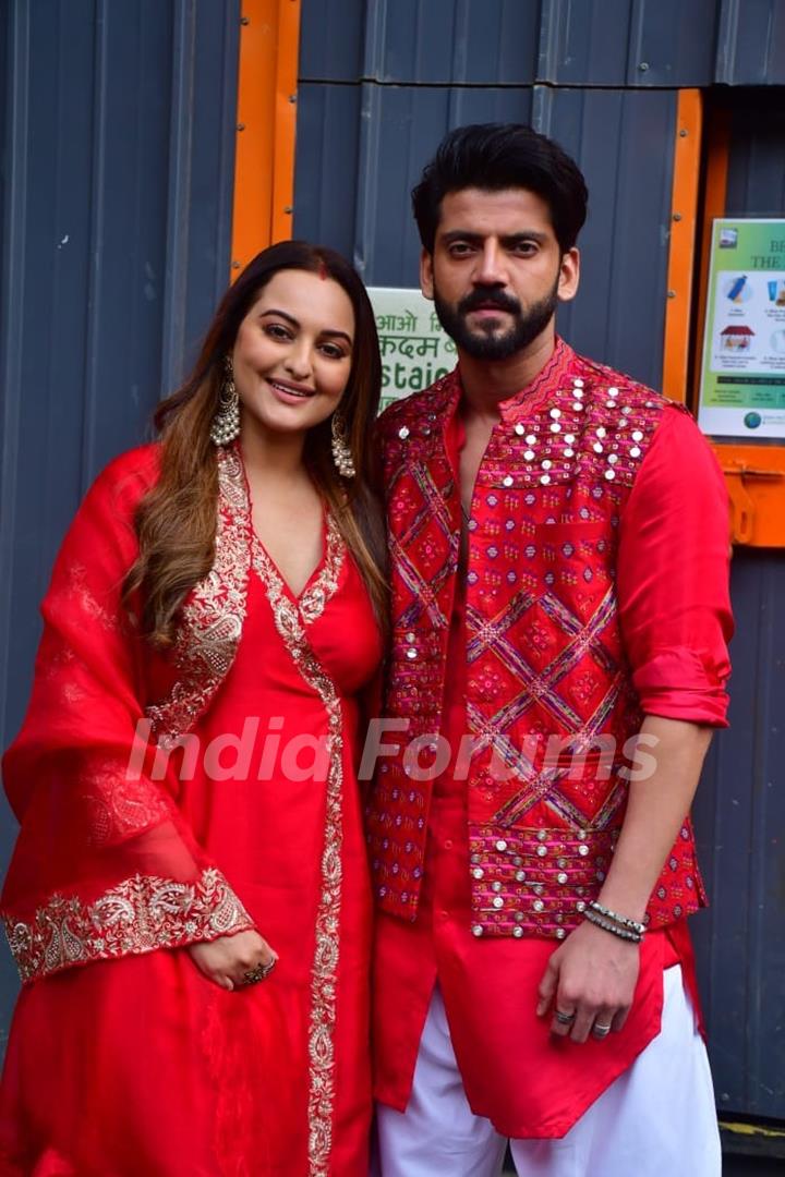 Sonakshi Sinha and Zaheer Iqbal snapped on the sets of India's Best Dancer season 4