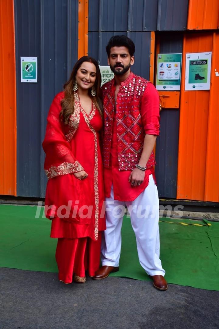 Sonakshi Sinha and Zaheer Iqbal snapped on the sets of India's Best Dancer season 4