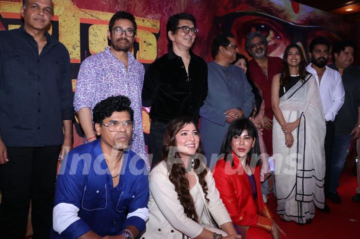 Aamir Khan, Sajid Nadiadwala, Ashutosh Gowariker, Siddharth Jadhav and Wardha Khan Nadiadwala  grace the trailer launch of 'Yek Number'