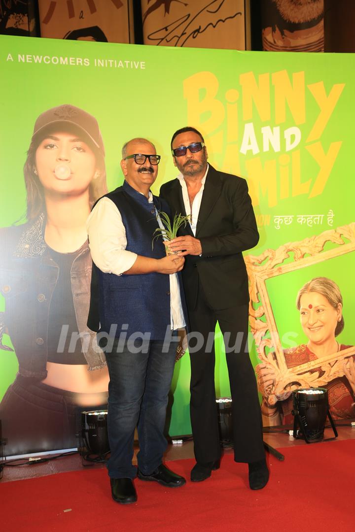 Jackie Shroff grace the premiere of Binny And Family