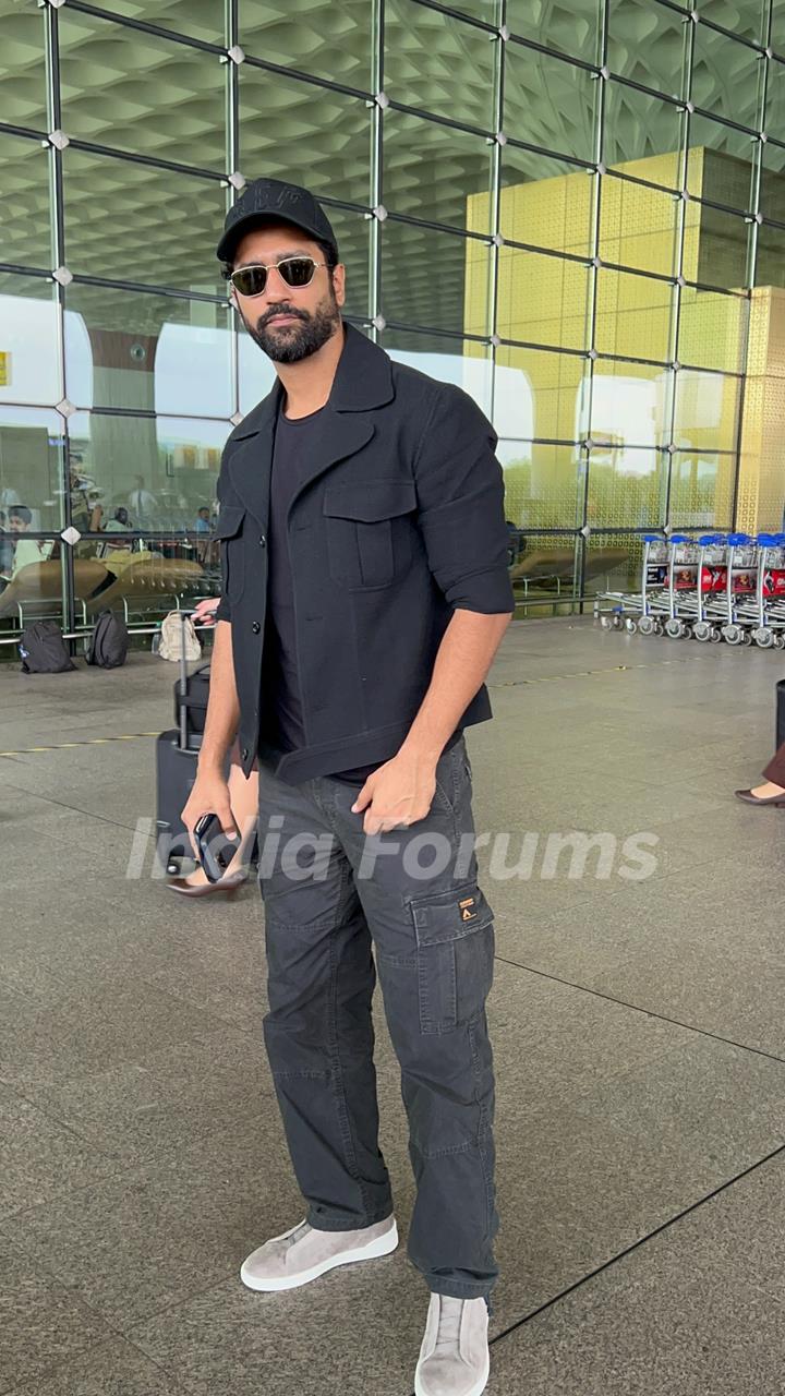 Vicky Kaushal snapped at the airport