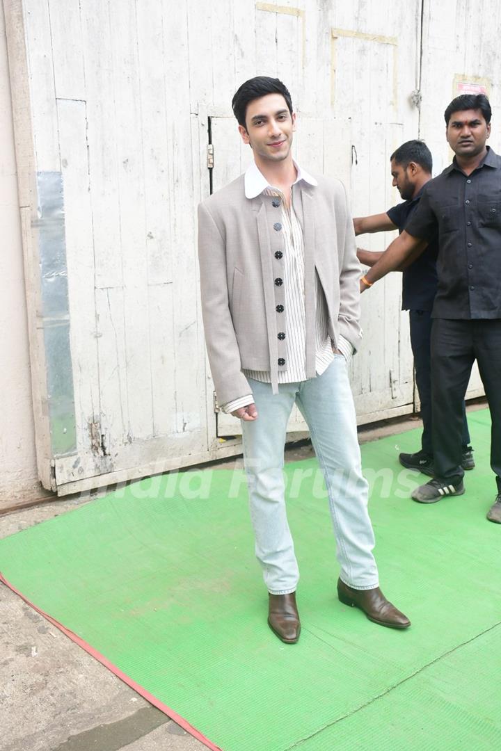 Vedang Raina snapped promoting their upcoming film 'Jigra' at Mehboob studios