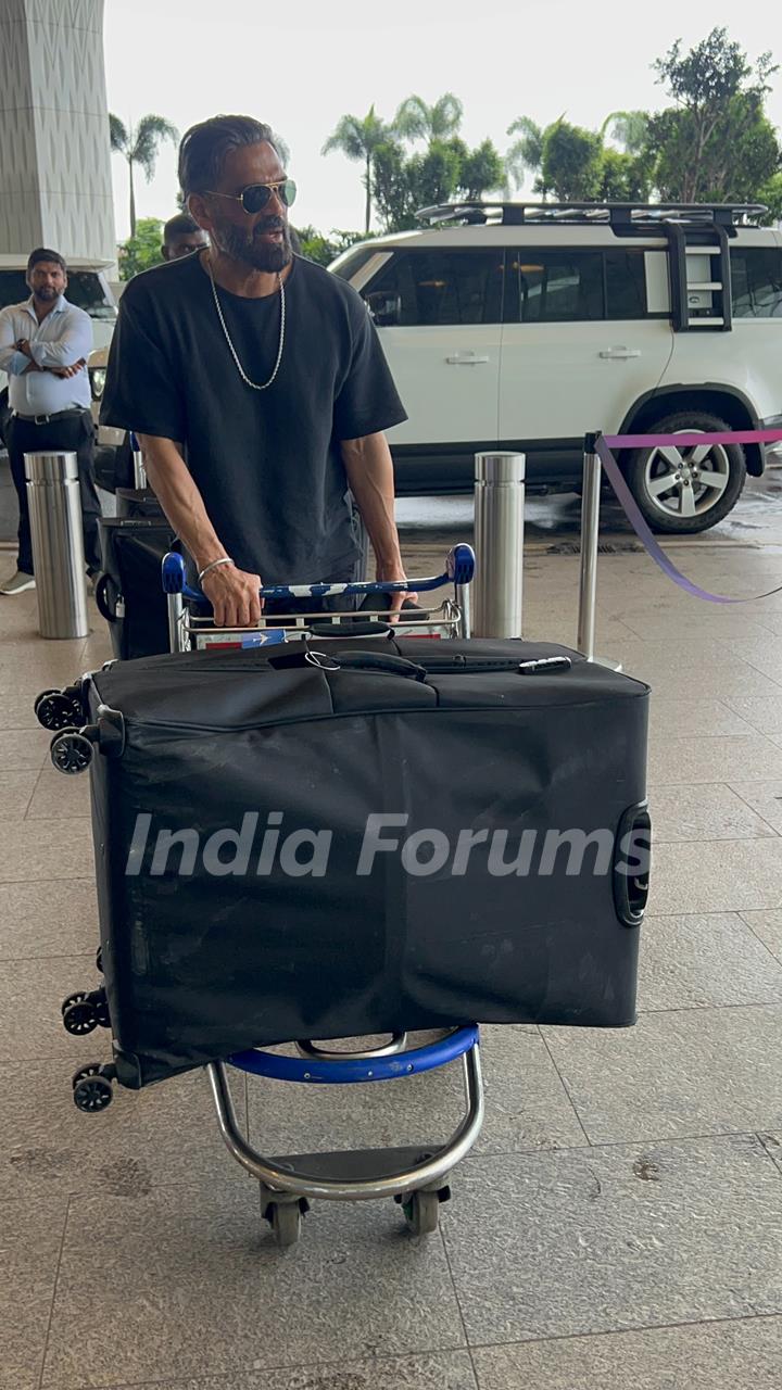 Suniel Shetty snapped at the airport