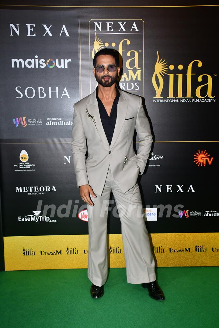 Shahid Kapoor grace the green carpet of IIFA Utsavam Awards 2024