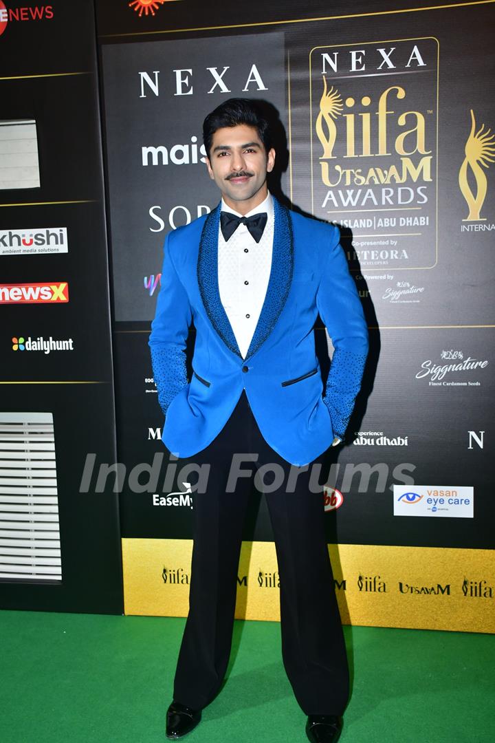 Taha Shah Badussha grace the green carpet of IIFA Utsavam Awards 2024