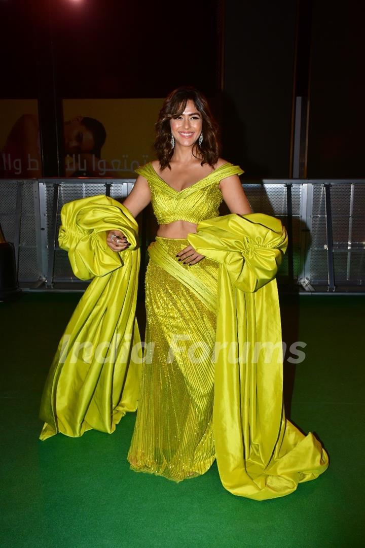 Mrunal Thakur grace the green carpet of IIFA Utsavam Awards 2024