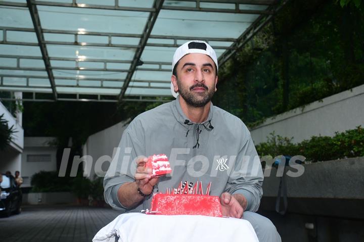 Ranbir Kapoor Celebrates His Birthday With Paparazzi