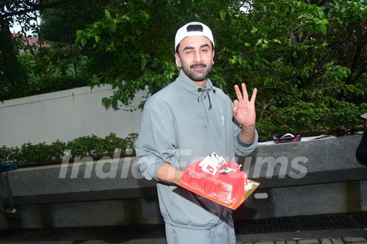 Ranbir Kapoor Celebrates His Birthday With Paparazzi