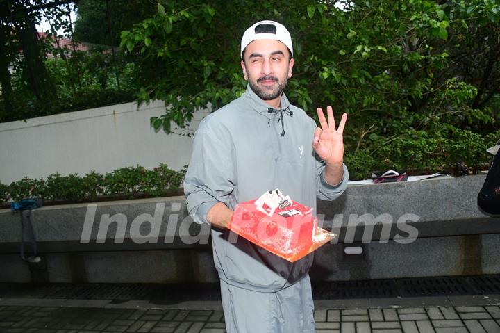 Ranbir Kapoor Celebrates His Birthday With Paparazzi