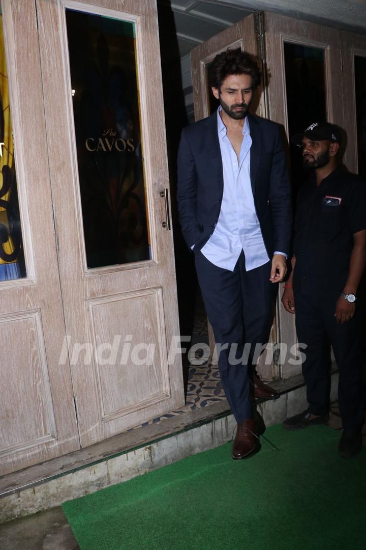 Kartik Aaryan snapped in the city