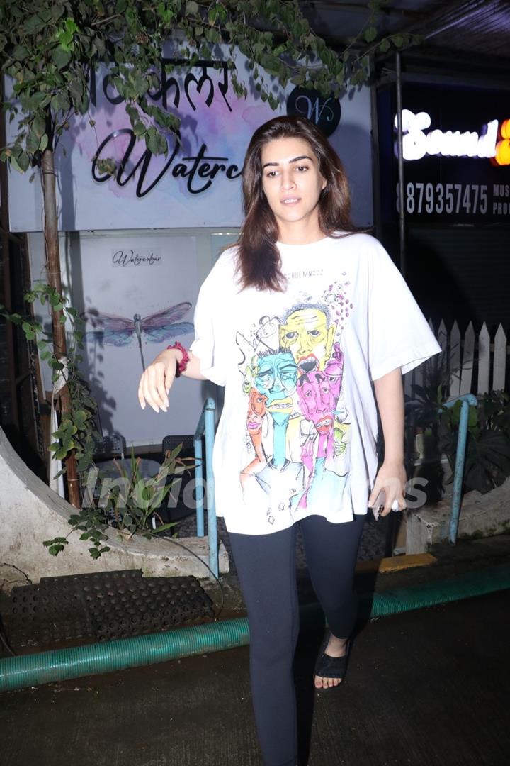 Kriti Sanon snapped in the city