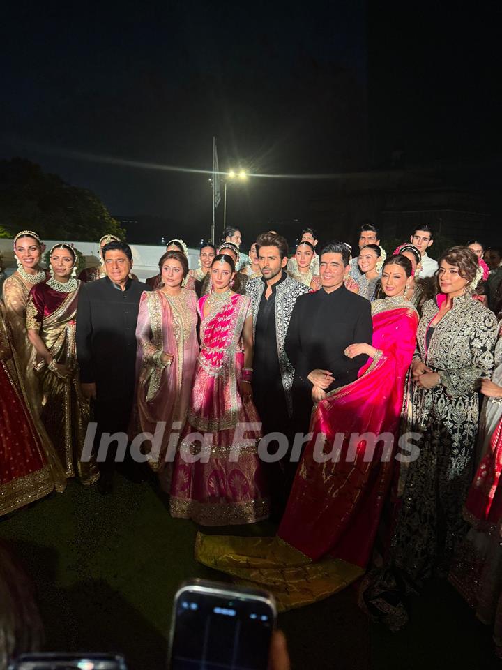 Sonali Bendre, Manish Malhotra, Hina Khan, Kartik Aaryan, Triptii Dimri and Tahira Kashyap Khurrana  snapped at Manish Malhotra's fashion show