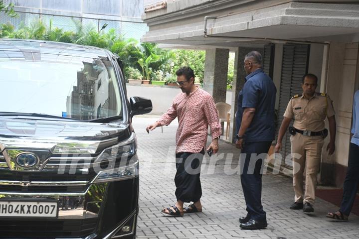 Aamir Khan snapped in the city