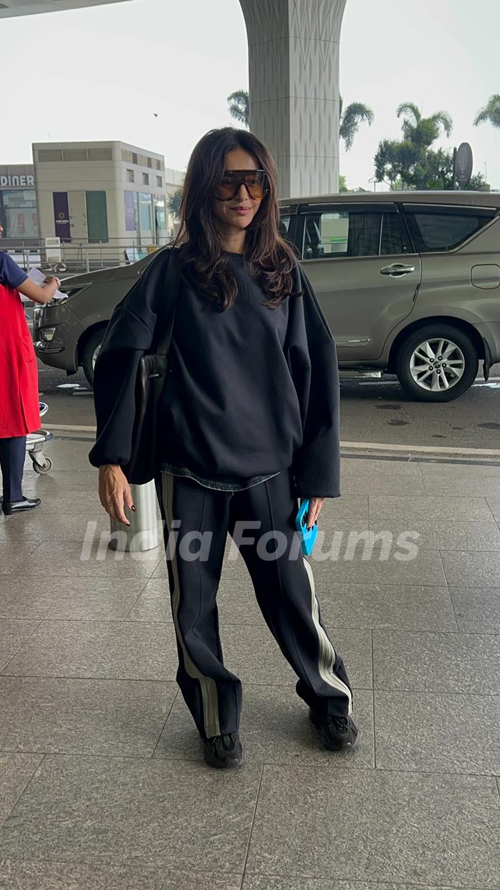 Shibani Dandekar Akhtar snapped at the airport