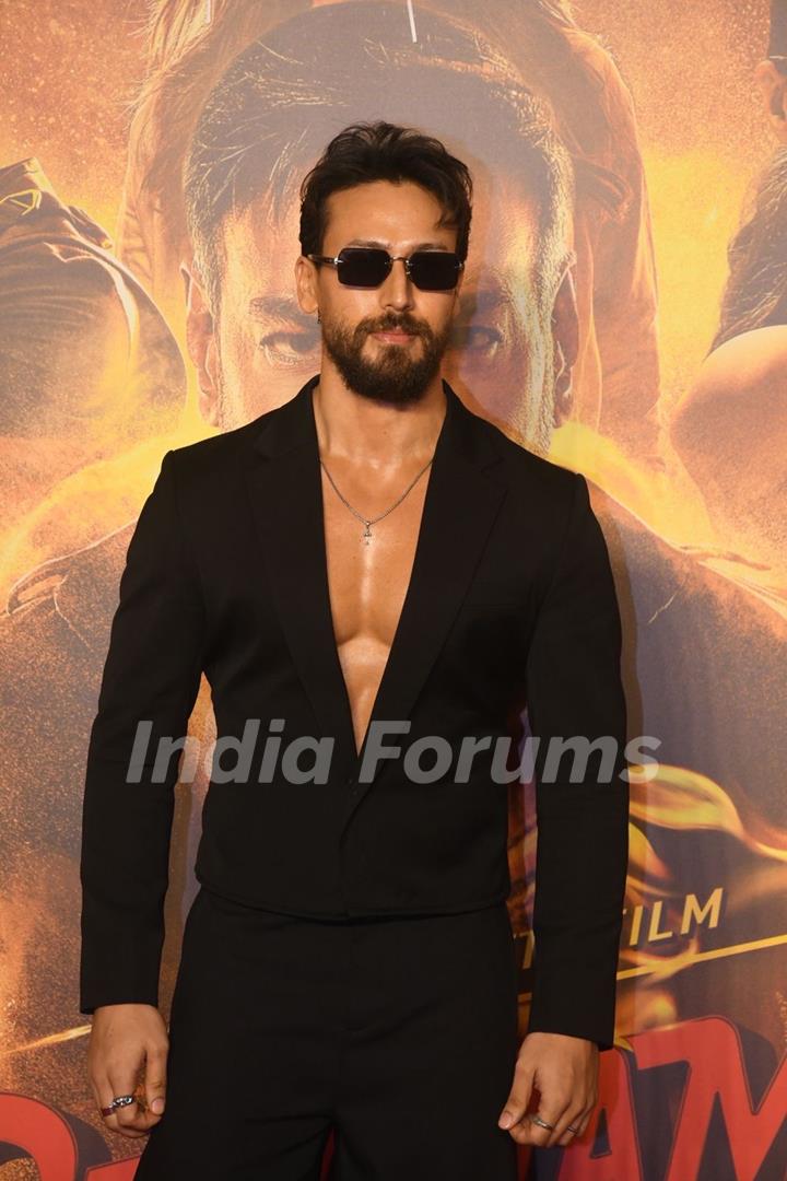 Ajay Devgn, Kareena Kapoor Khan, Tiger Shroff, Ranveer Singh, Arjun Kapoor, Rohit Shetty and other celebs grace the trailer launch of ‘Singham Again’