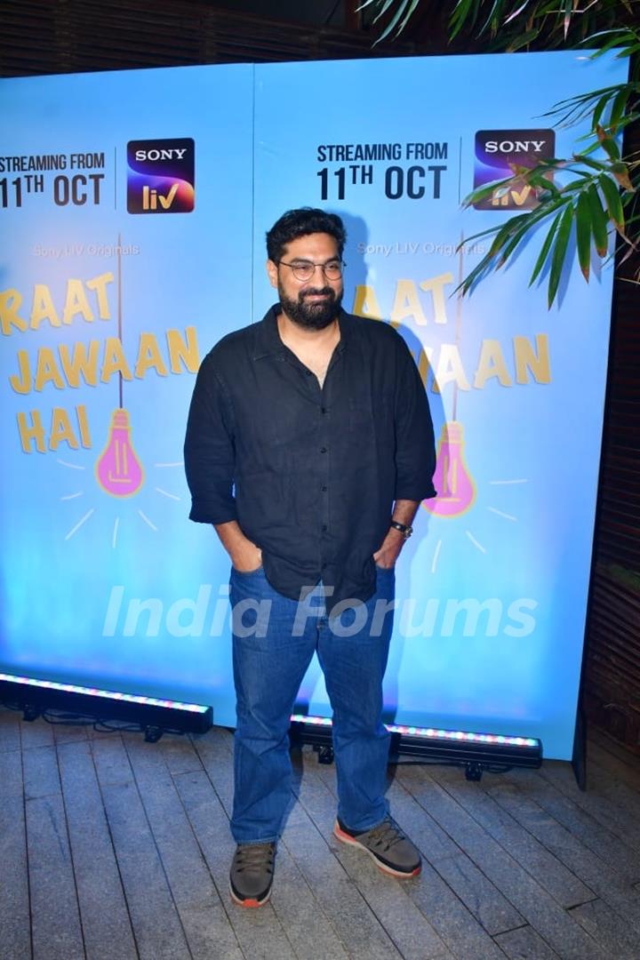 Kunaal Roy Kapur snapped at the special screening of ‘Raat Jawaan Hai’