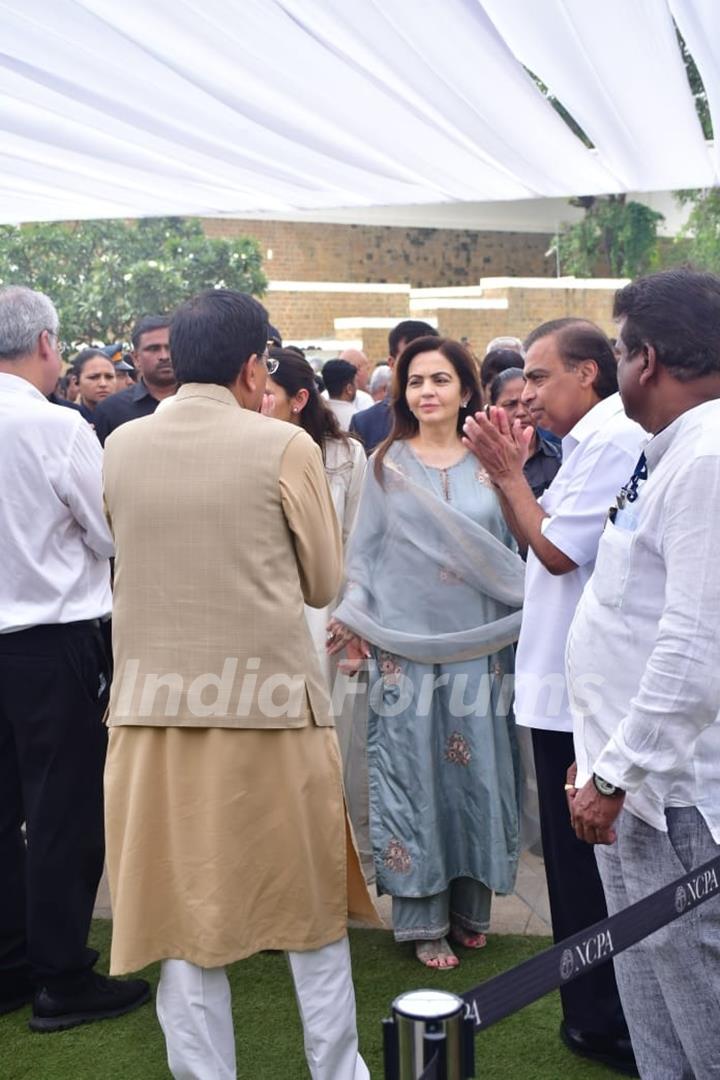 Mukesh Ambani and Neeta Ambani snapped at Ratan Tata's Funeral