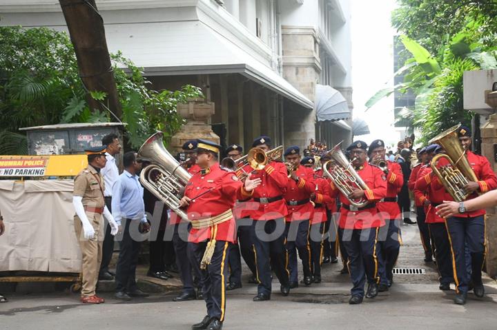 Celebrities snapped at Ratan Tata's Funeral