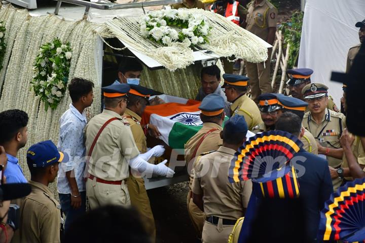 Celebrities snapped at Ratan Tata's Funeral