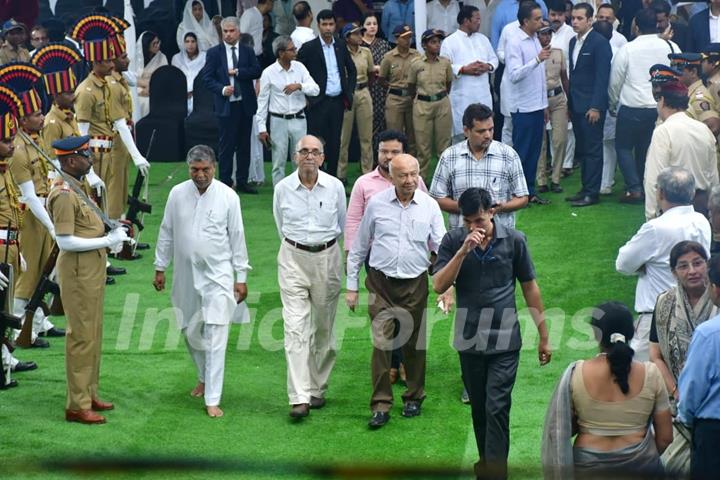 Celebrities snapped at Ratan Tata's Funeral