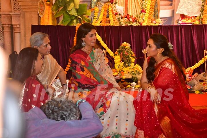 Jaya Bachchan, Rani Mukerji and Shweta Nanda snapped at Durga Puja Pandal