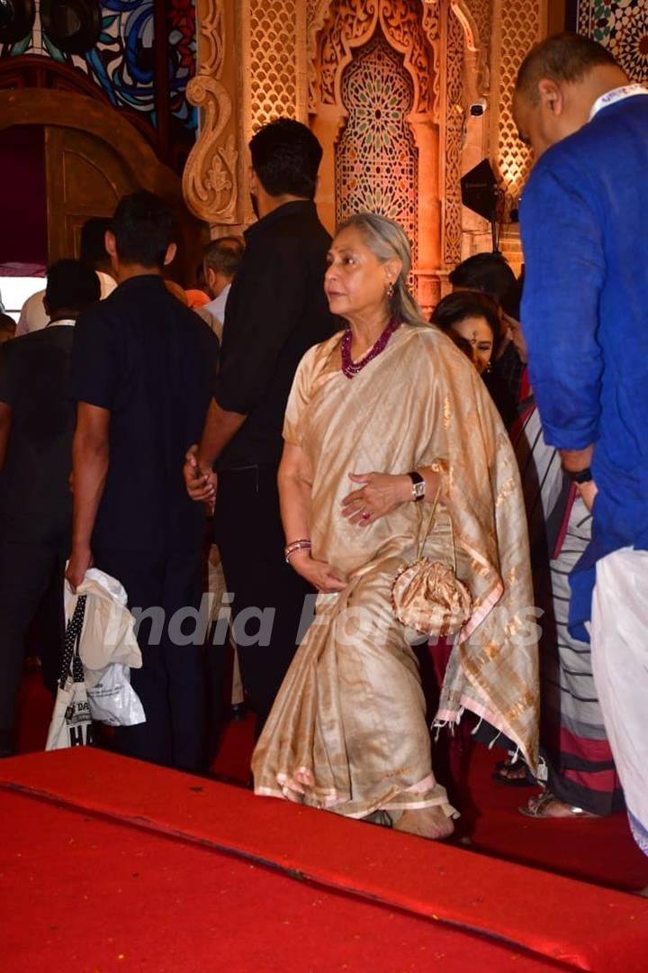 Jaya Bachchan snapped at Durga Puja Pandal